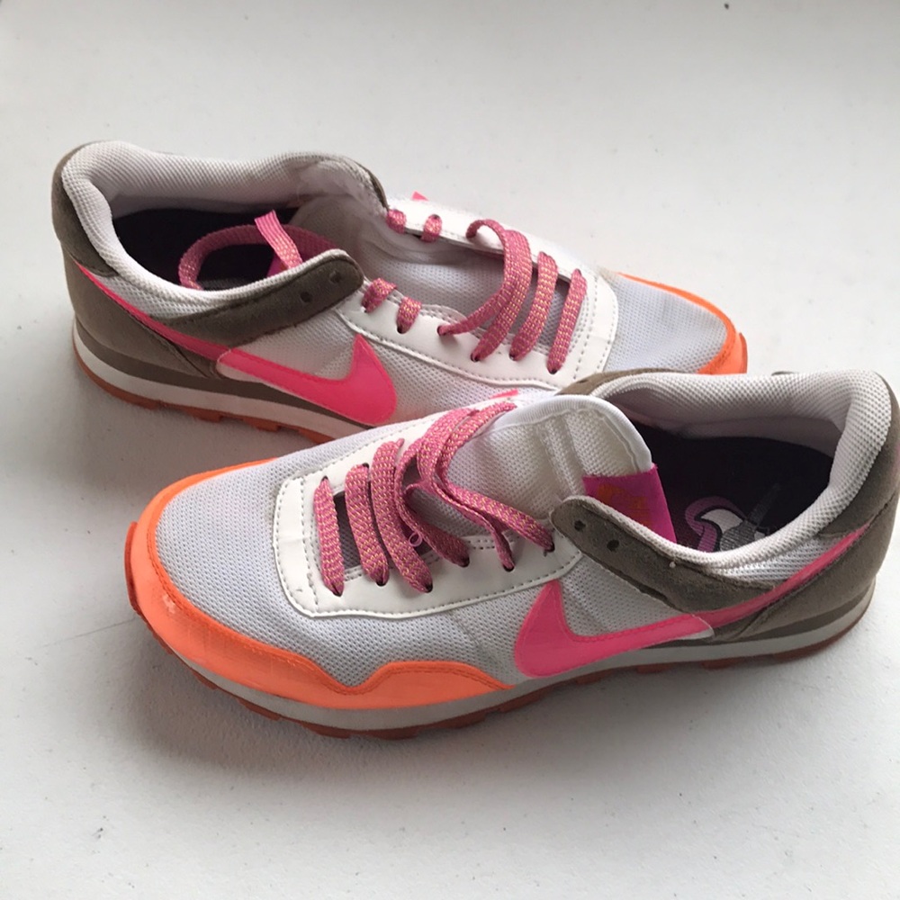 Women's size 8 Nike